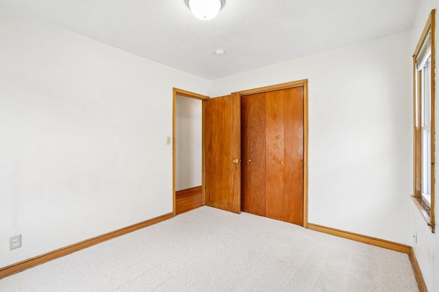 1072 Thomas Avenue, Saint Paul, MN 55104