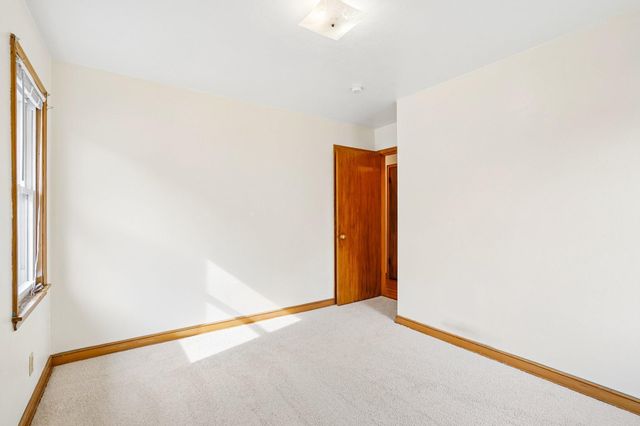 1072 Thomas Avenue, Saint Paul, MN 55104