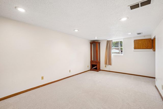 1072 Thomas Avenue, Saint Paul, MN 55104