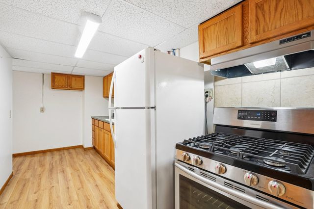 1072 Thomas Avenue, Saint Paul, MN 55104