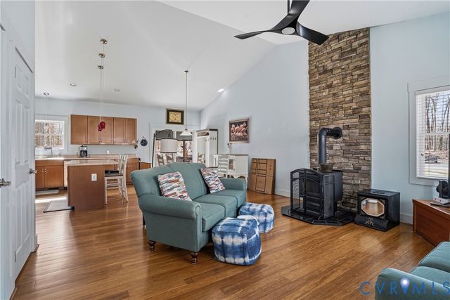 216 Cooke Ln, Bumpass, VA 23024