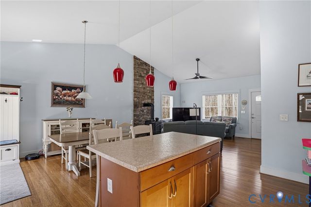 216 Cooke Ln, Bumpass, VA 23024