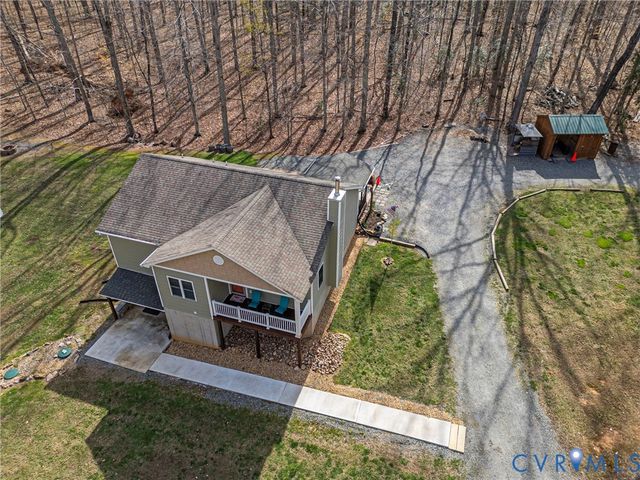 216 Cooke Ln, Bumpass, VA 23024
