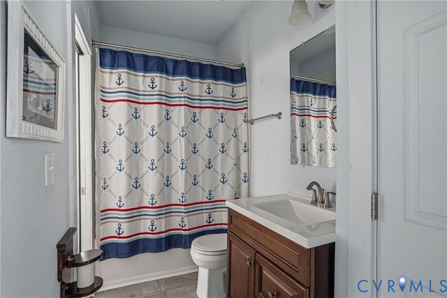 216 Cooke Ln, Bumpass, VA 23024