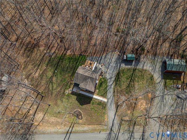 216 Cooke Ln, Bumpass, VA 23024