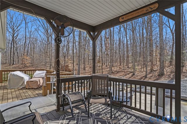 216 Cooke Ln, Bumpass, VA 23024