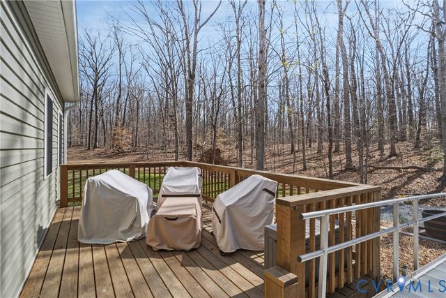 216 Cooke Ln, Bumpass, VA 23024
