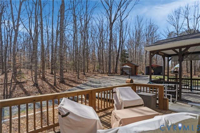 216 Cooke Ln, Bumpass, VA 23024