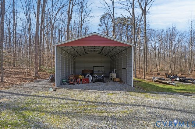 216 Cooke Ln, Bumpass, VA 23024