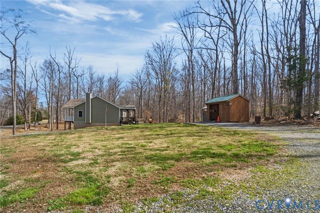 216 Cooke Ln, Bumpass, VA 23024
