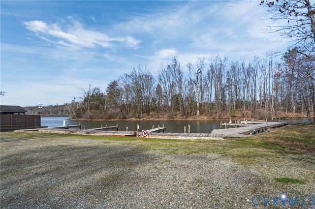 216 Cooke Ln, Bumpass, VA 23024