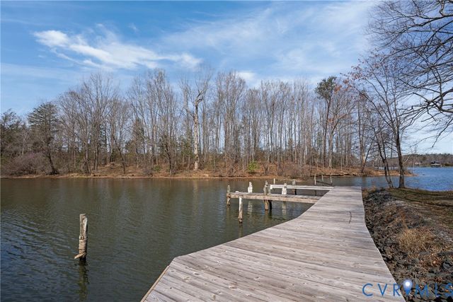 216 Cooke Ln, Bumpass, VA 23024
