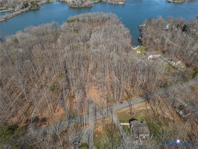 216 Cooke Ln, Bumpass, VA 23024