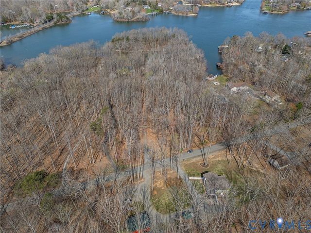 216 Cooke Ln, Bumpass, VA 23024