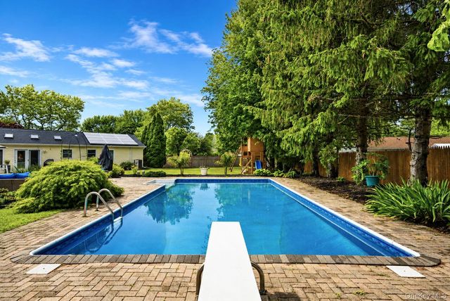 22 Puritan Avenue, Mount Sinai, NY 11766