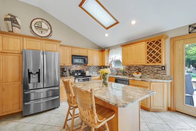22 Puritan Avenue, Mount Sinai, NY 11766