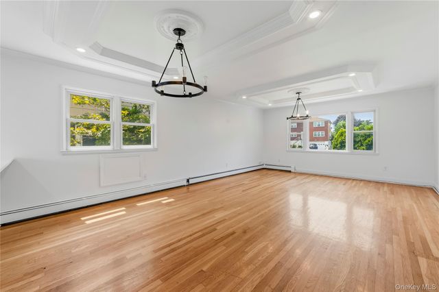 21 Bryn Mawr Place, Yonkers, NY 10701