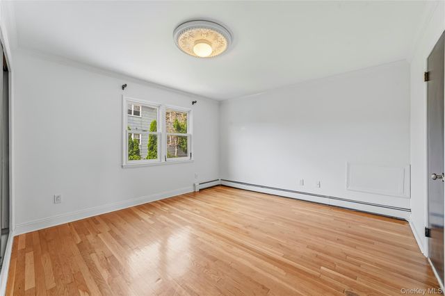 21 Bryn Mawr Place, Yonkers, NY 10701