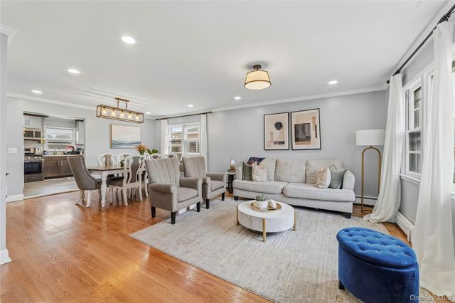 21 Bryn Mawr Place, Yonkers, NY 10701