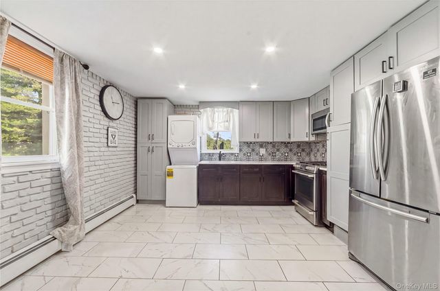 21 Bryn Mawr Place, Yonkers, NY 10701