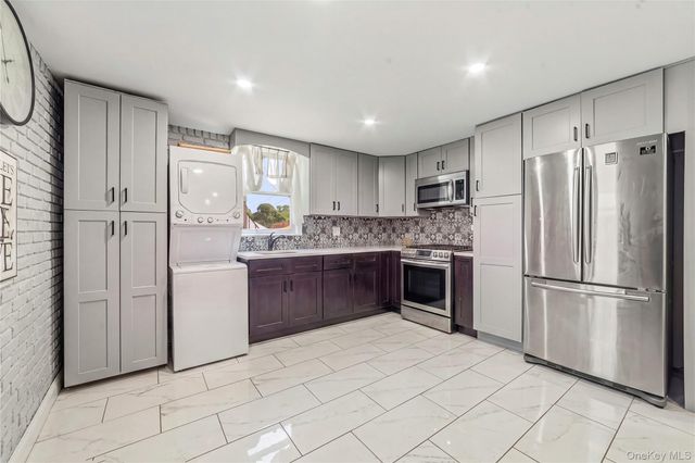 21 Bryn Mawr Place, Yonkers, NY 10701