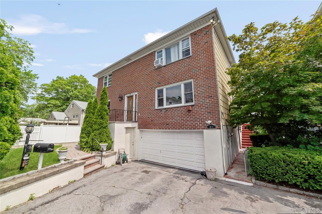 21 Bryn Mawr Place, Yonkers, NY 10701 — photo 4