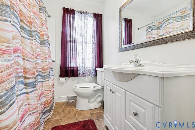 129 Seaboard St, Petersburg, VA 23803