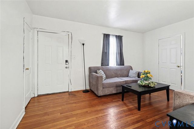 129 Seaboard St, Petersburg, VA 23803