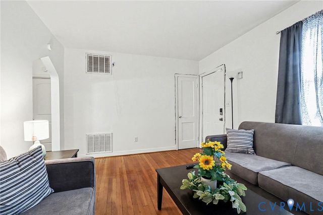 129 Seaboard St, Petersburg, VA 23803