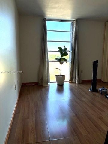 2500 NE 135th St B506, North Miami, FL 33181