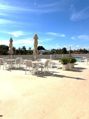 2500 NE 135th St B506, North Miami, FL 33181