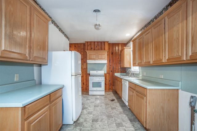 206 Ritchey Street, Gainesville, TX 76240