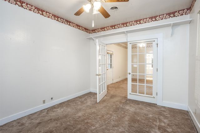 206 Ritchey Street, Gainesville, TX 76240