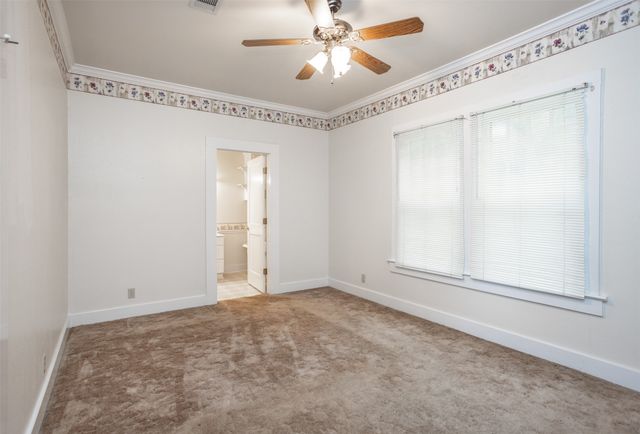 206 Ritchey Street, Gainesville, TX 76240