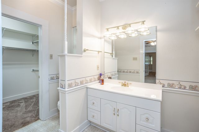 206 Ritchey Street, Gainesville, TX 76240