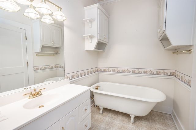 206 Ritchey Street, Gainesville, TX 76240