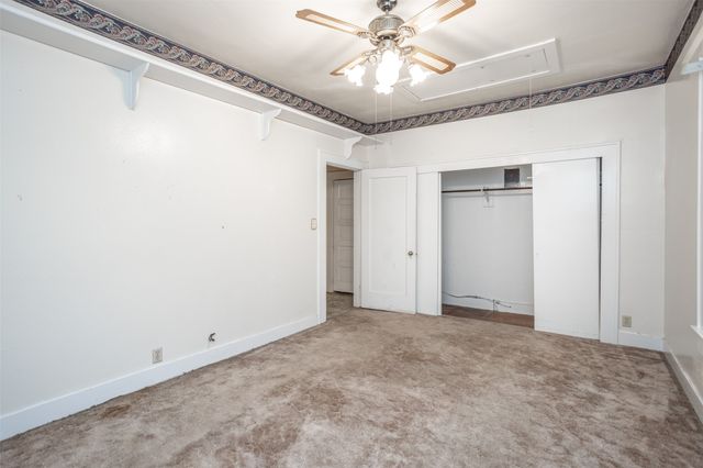 206 Ritchey Street, Gainesville, TX 76240