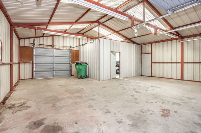 206 Ritchey Street, Gainesville, TX 76240