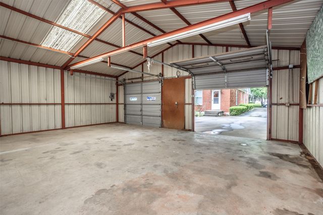206 Ritchey Street, Gainesville, TX 76240