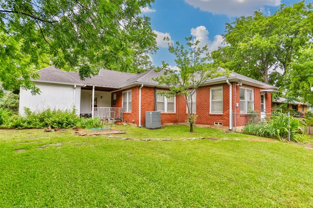 206 Ritchey Street, Gainesville, TX 76240