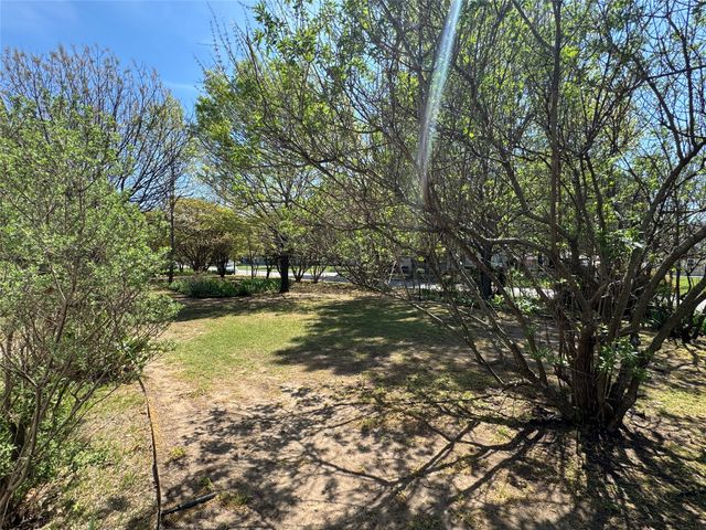 206 Ritchey Street, Gainesville, TX 76240