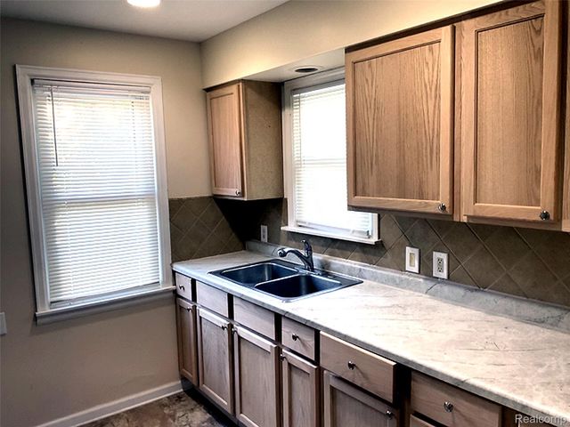 14180 Huron Street, Taylor, MI 48180
