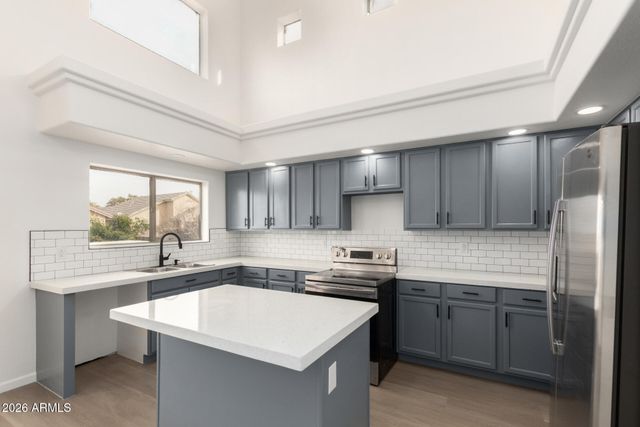 7910 W HESS Avenue, Phoenix, AZ 85043