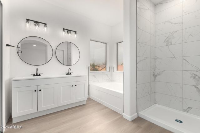 7910 W HESS Avenue, Phoenix, AZ 85043