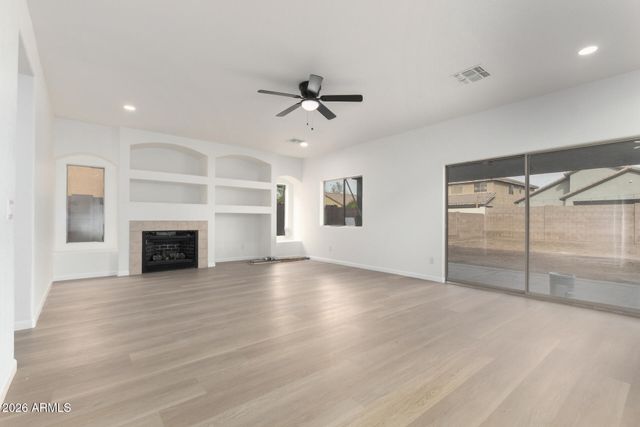 7910 W HESS Avenue, Phoenix, AZ 85043