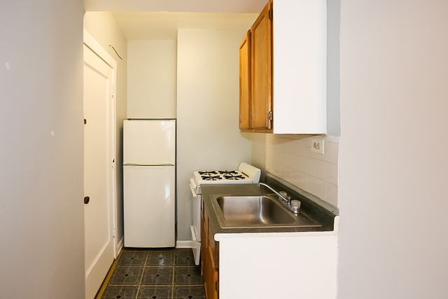 4602 N Beacon Street 2C, Chicago, IL 60640