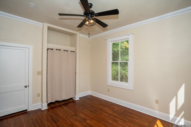30180 Smith Dr, Walker, LA 70785