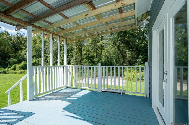 30180 Smith Dr, Walker, LA 70785