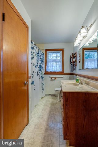 2 SNYDER HILL RD, Lititz, PA 17543