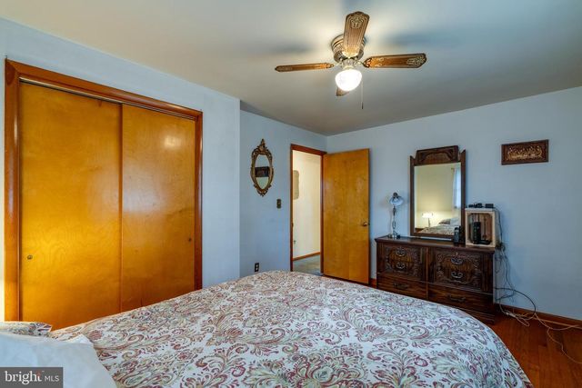 2 SNYDER HILL RD, Lititz, PA 17543